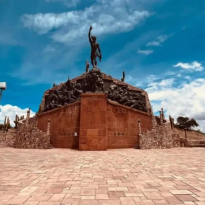 MONUMENTO AL INDIO